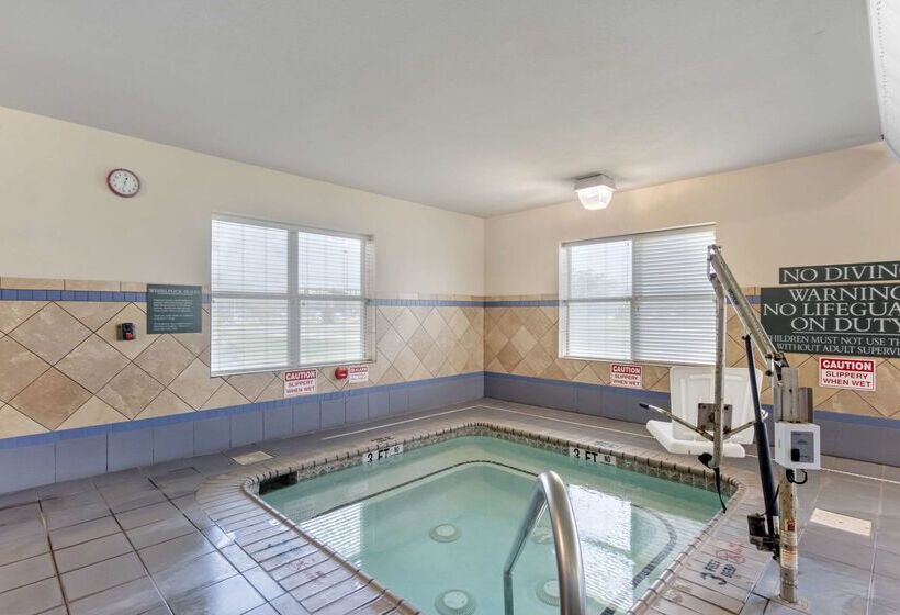 فندق Comfort Inn & Suites