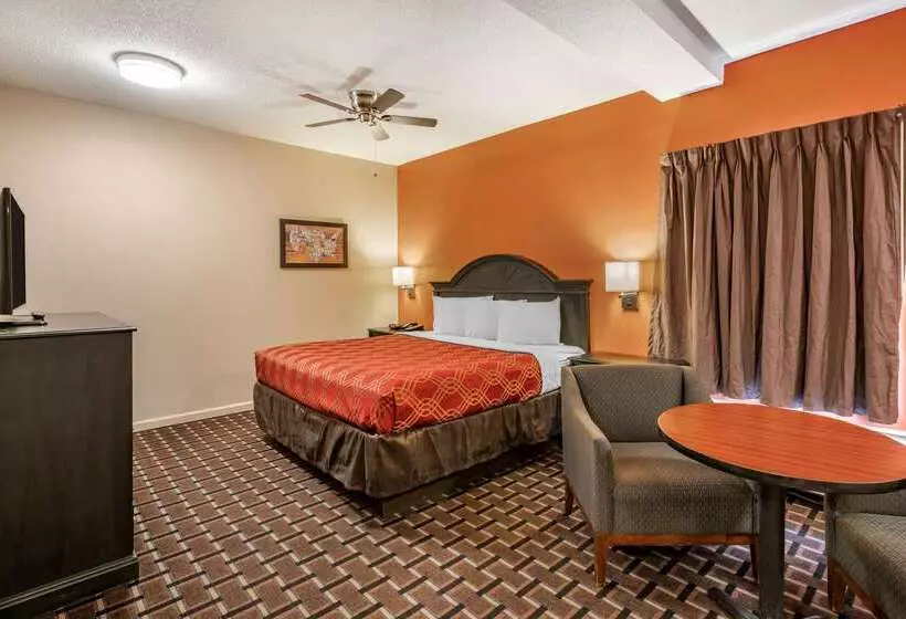 ホテル Econo Lodge  Inn & Suites