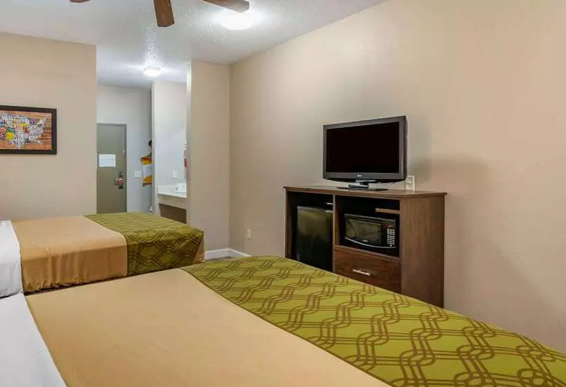 ホテル Econo Lodge  Inn & Suites
