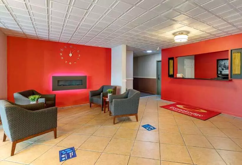 ホテル Econo Lodge  Inn & Suites