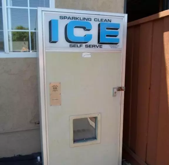 ホテル Economy Inn Morgan Hill