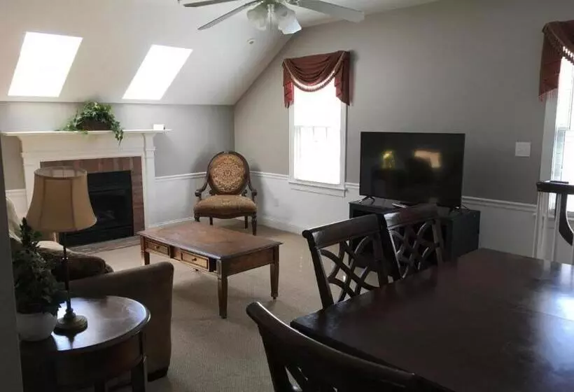 Essex Street Inn & Suites, Ascend Hotel Collection