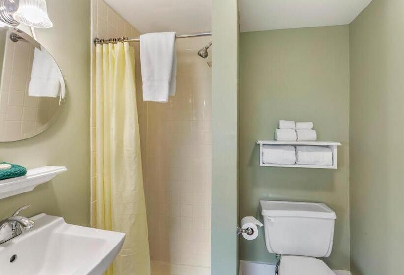 Essex Street Inn & Suites, Ascend Hotel Collection