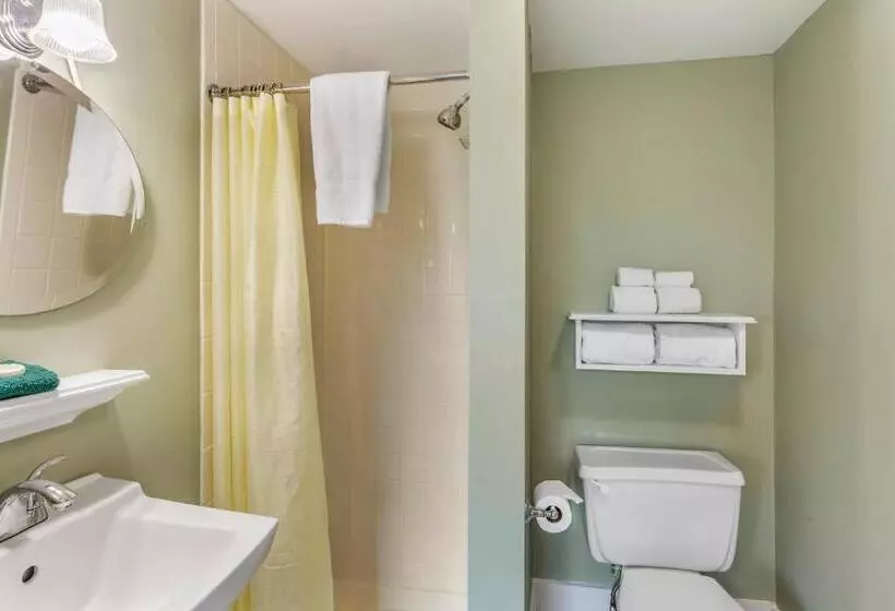 Essex Street Inn & Suites, Ascend Hotel Collection