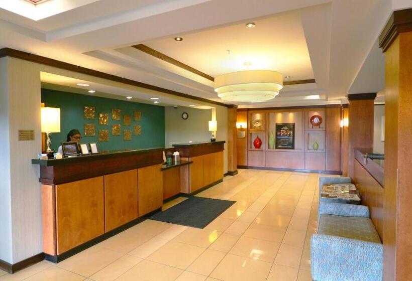 فندق Fairfield Inn & Suites Des Moines Airport