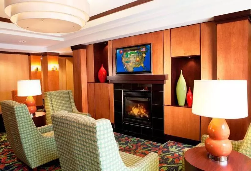 Otel Fairfield Inn & Suites Des Moines Airport