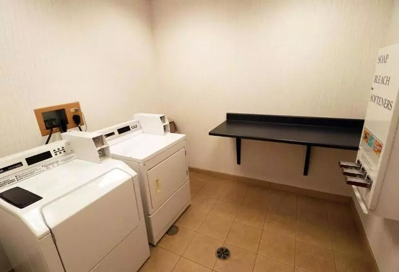 Otel Fairfield Inn & Suites Des Moines Airport