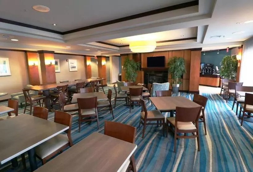 Otel Fairfield Inn & Suites Des Moines Airport