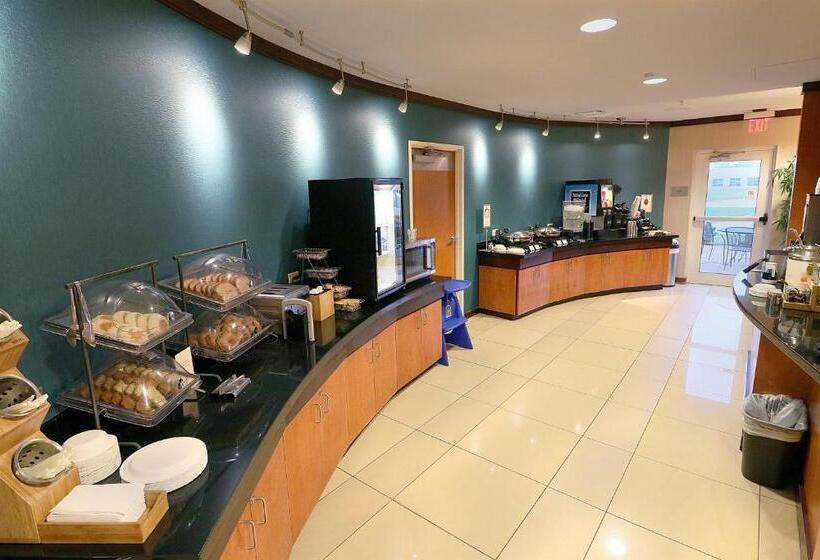 فندق Fairfield Inn & Suites Des Moines Airport