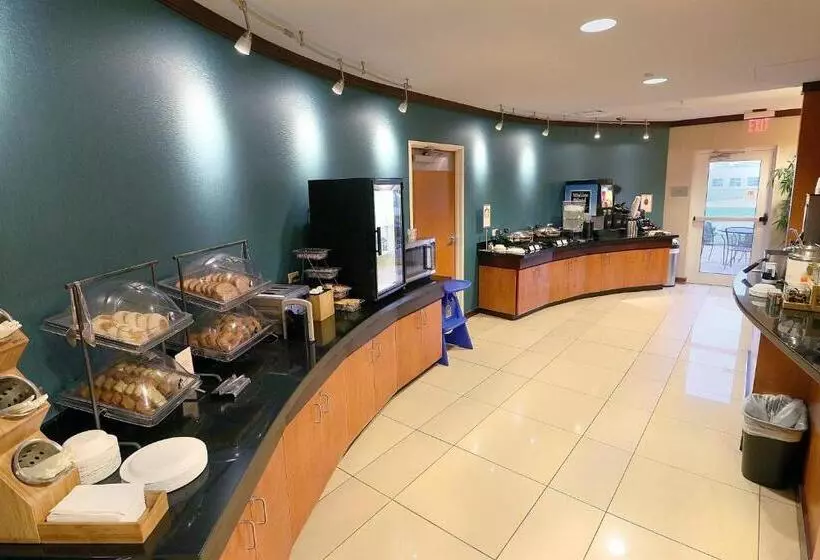 Otel Fairfield Inn & Suites Des Moines Airport