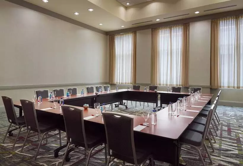 호텔 Raleigh Marriott City Center