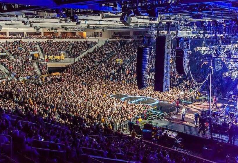 Отель Sheraton Erie Bayfront