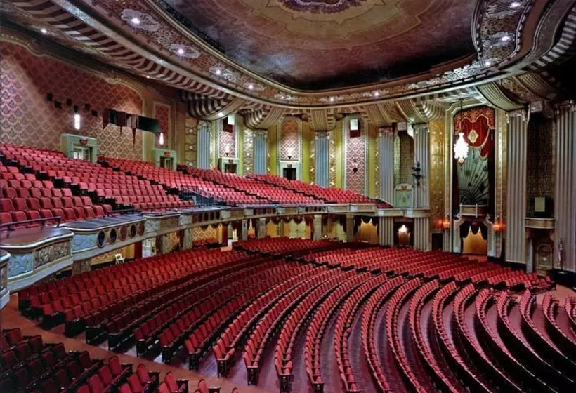 ホテル Sheraton Erie Bayfront