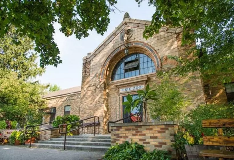 ホテル Sheraton Erie Bayfront