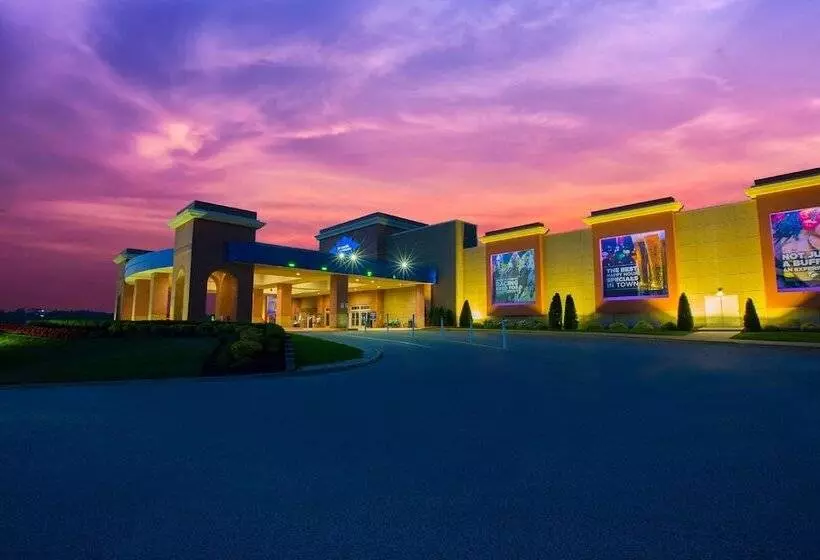 ホテル Sheraton Erie Bayfront