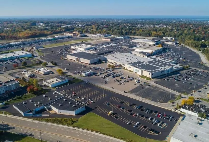 ホテル Sheraton Erie Bayfront