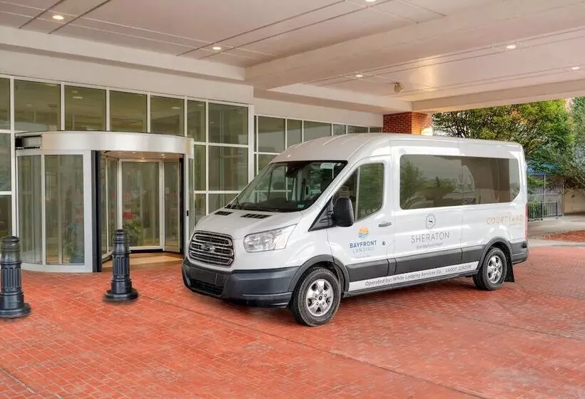 ホテル Sheraton Erie Bayfront