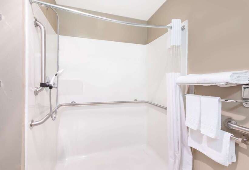 Microtel Inn & Suites By Wyndham Hazelton/bruceton Mills