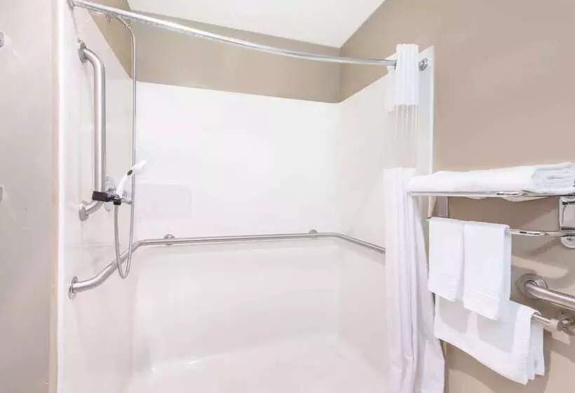 Microtel Inn & Suites By Wyndham Hazelton/bruceton Mills