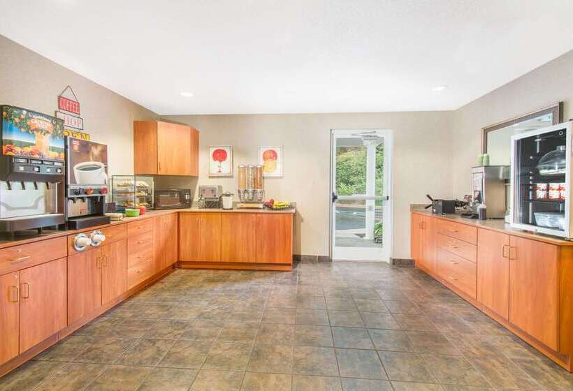 Microtel Inn & Suites By Wyndham Hazelton/bruceton Mills