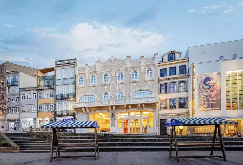 Moov Hotel Porto Centro