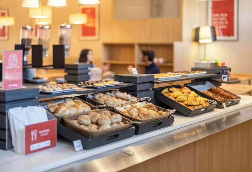 Moov Hotel Porto Centro