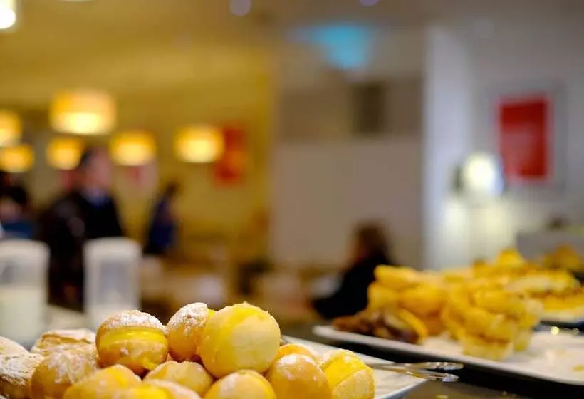 Moov Hotel Porto Centro