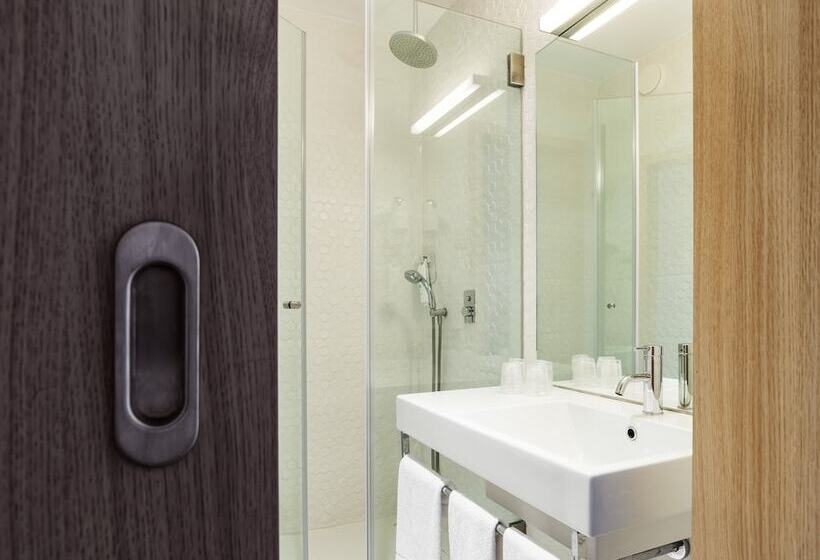 Moov Hotel Porto Centro