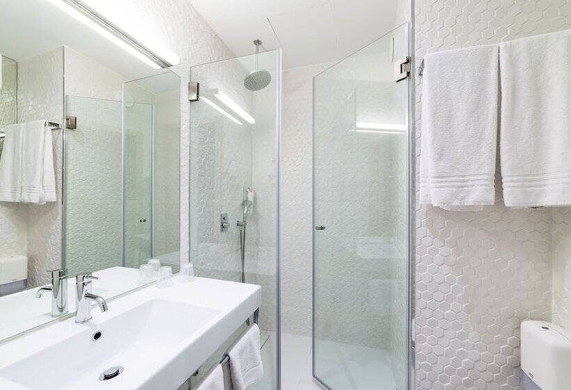 Moov Hotel Porto Centro