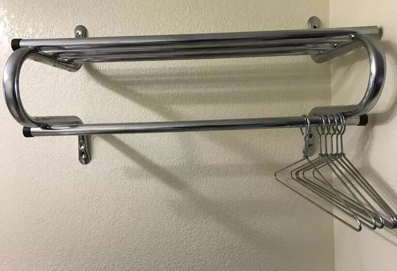 모텔 Crystal Inn And Suites