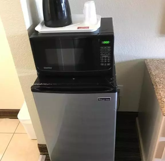 모텔 Crystal Inn And Suites