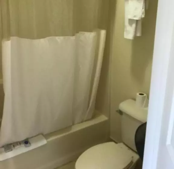 모텔 Crystal Inn And Suites