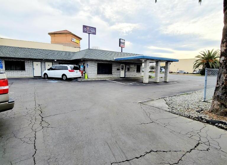 מוטל Economy Inn