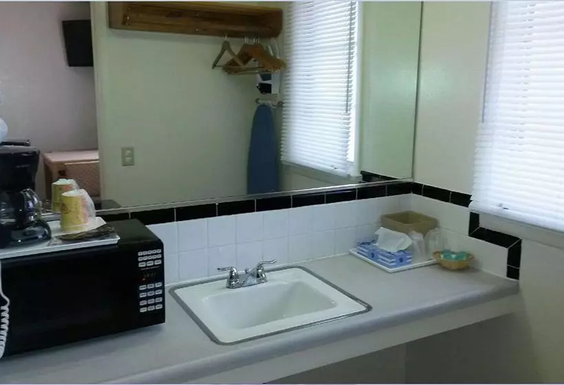 汽车旅馆  Royal Inn Victor