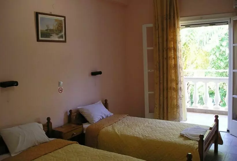 River Studios & Apartments