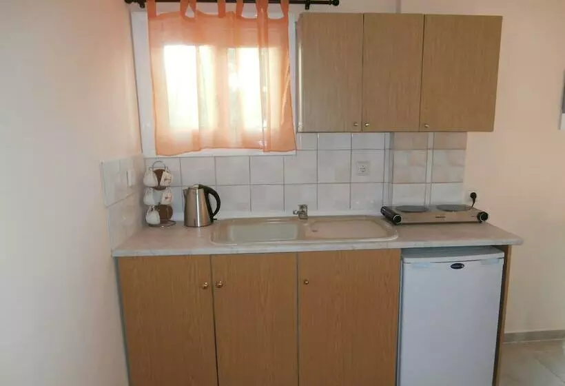 River Studios & Apartments