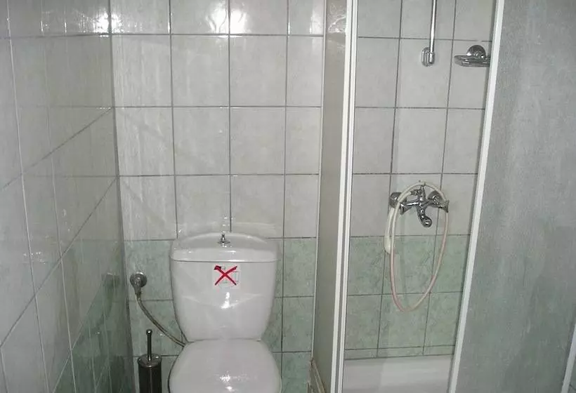 River Studios & Apartments