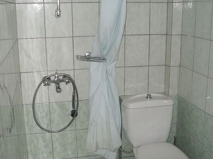 River Studios & Apartments