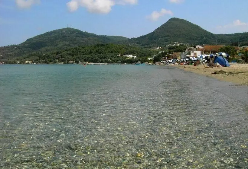 River Studios & Apartments