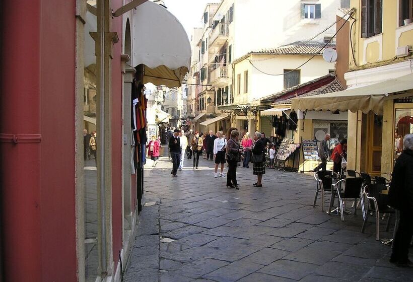 River Studios & Apartments