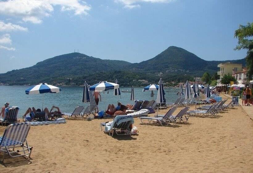 River Studios & Apartments