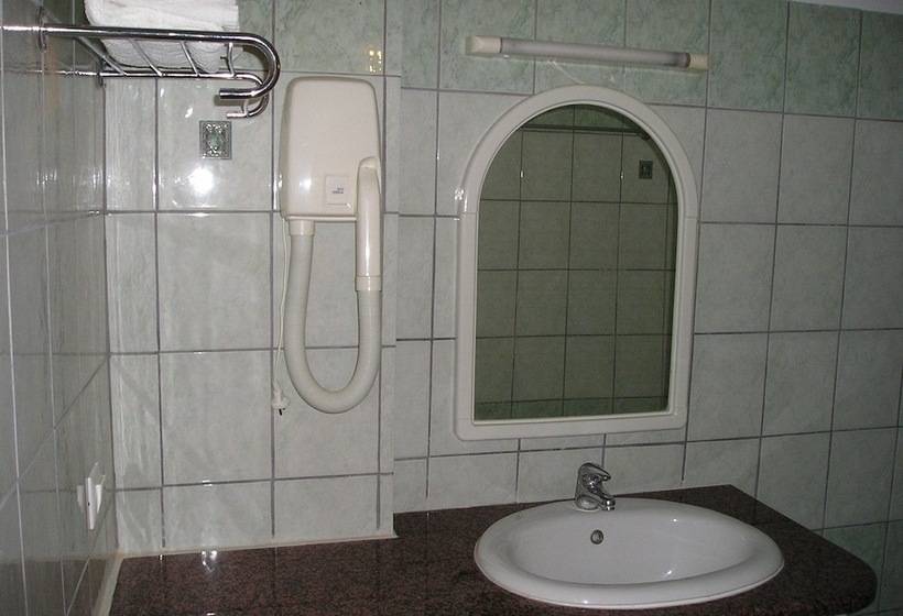 River Studios & Apartments