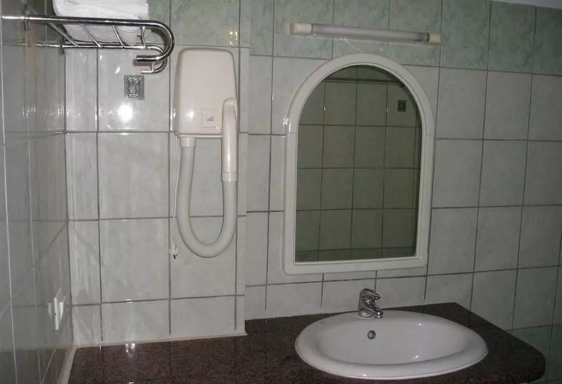 River Studios & Apartments