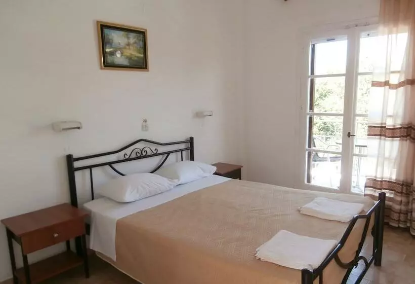 River Studios & Apartments