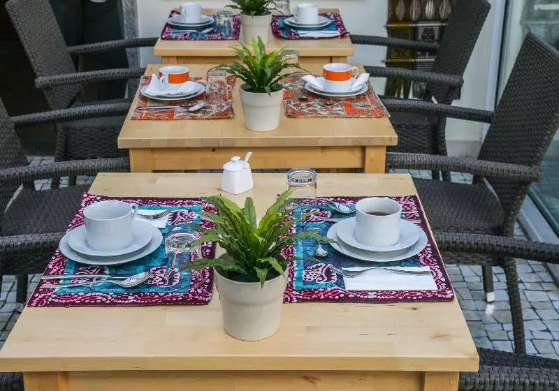 تختخواب و صبحانه Casa Shanti Niketan