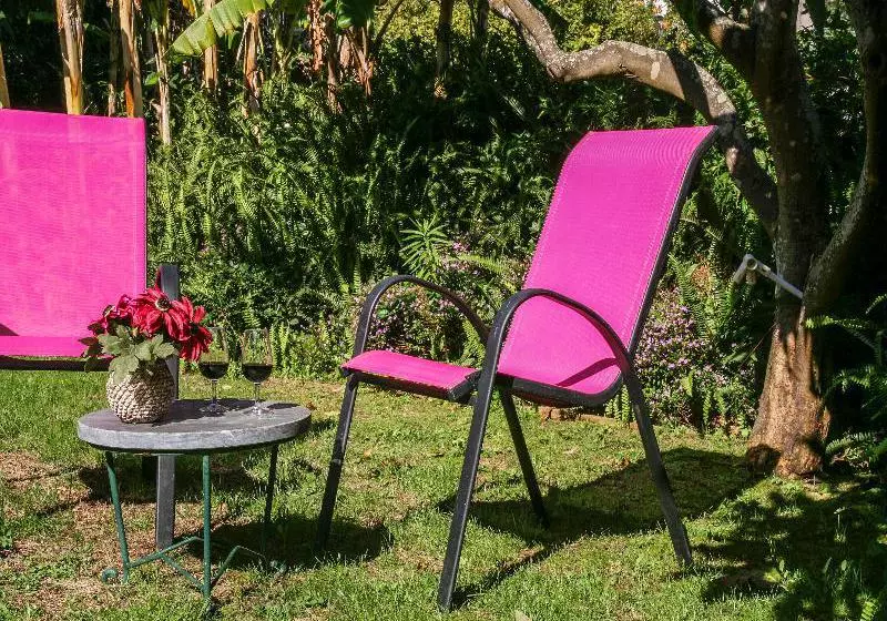 تختخواب و صبحانه Casa Shanti Niketan