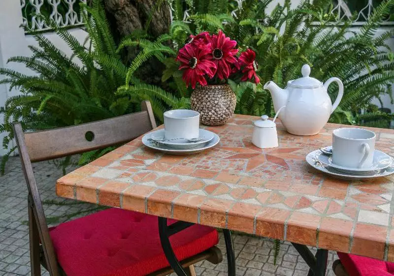 تختخواب و صبحانه Casa Shanti Niketan