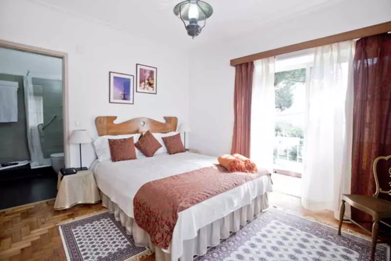 تختخواب و صبحانه Casa Shanti Niketan