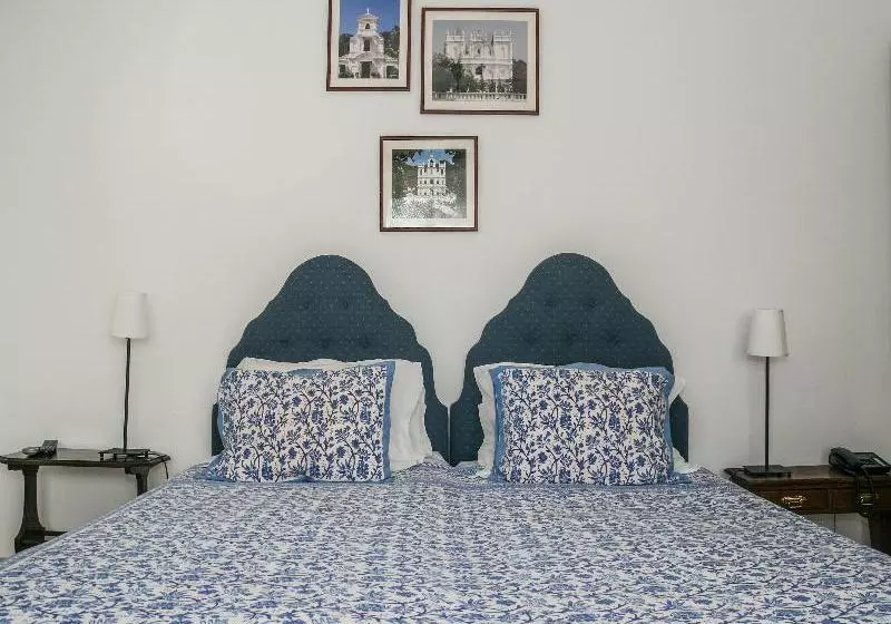 تختخواب و صبحانه Casa Shanti Niketan