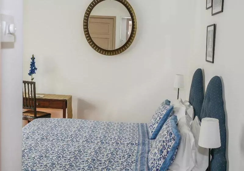 تختخواب و صبحانه Casa Shanti Niketan